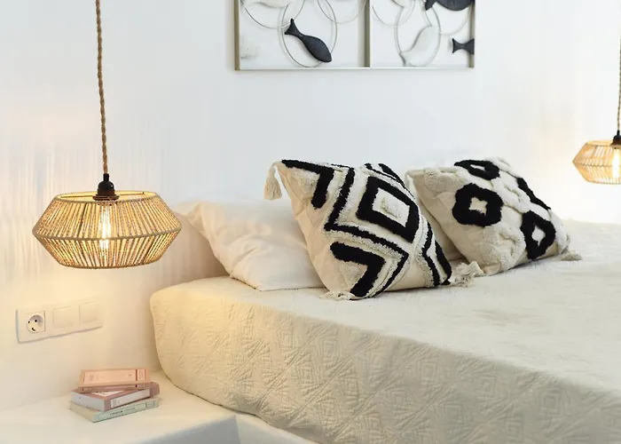 Aegean White Aparts * Agia Anna (Naxos)